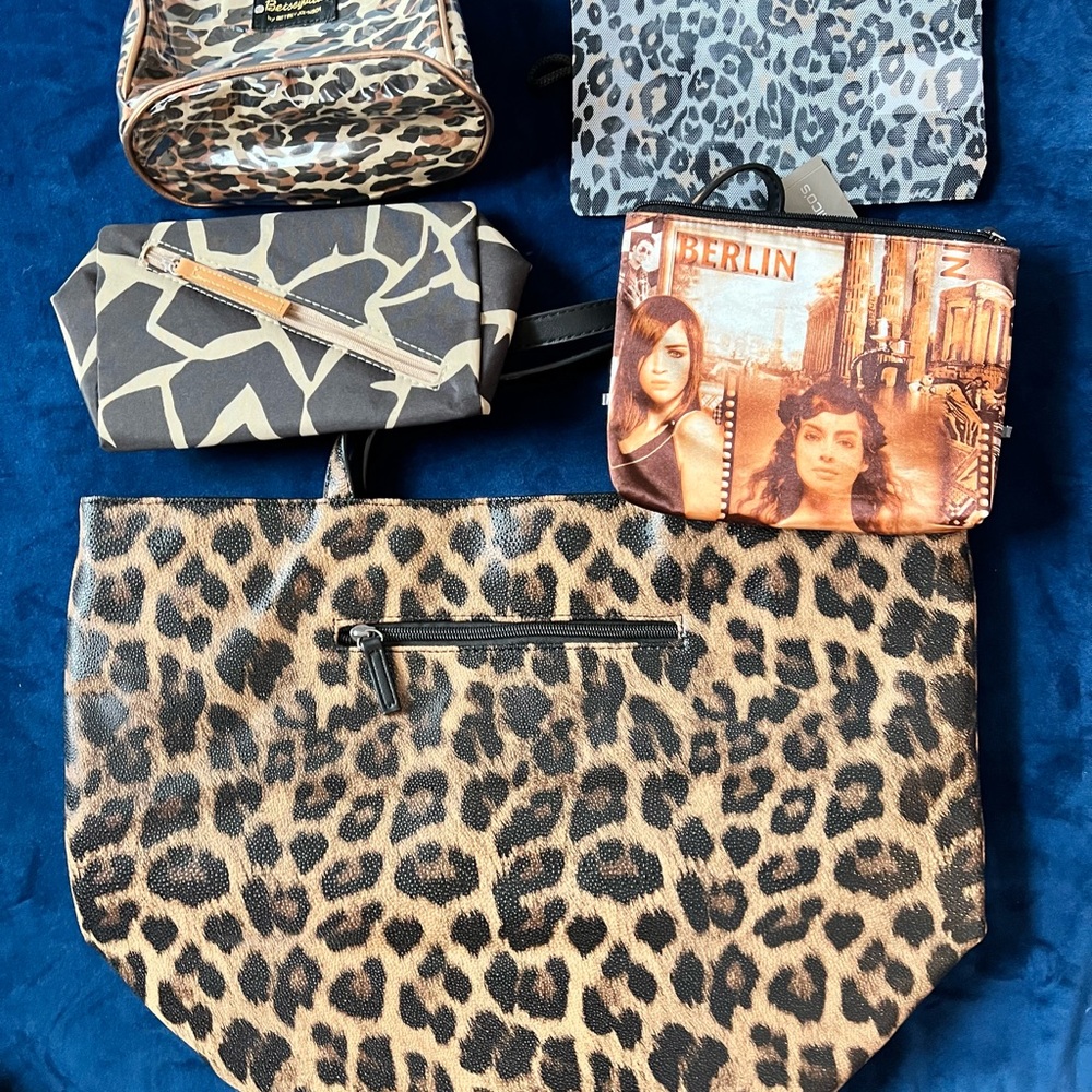 ⭐️ NWT LOT TRAVEL HIGH END TOTE PURSE MAKEUP LEOPARD BAG CHICO’S BETSEY JOHNSON